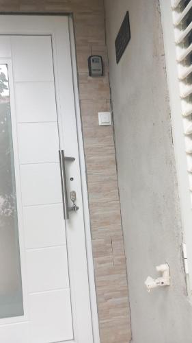 Clover Apartman - image 3