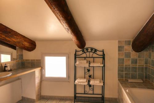 2 bedrooms, 4 beds