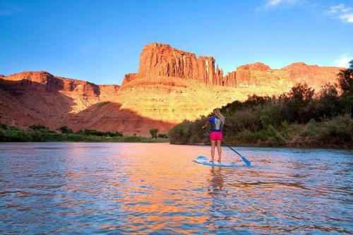 2L Top Floor Moab RedCliff Condo, Pool & Hot Tub thumb 4