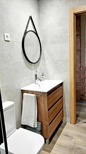 Bad, El Hilo de los Sueños (El Hilo de los Suenos) in Villanueva De Avila