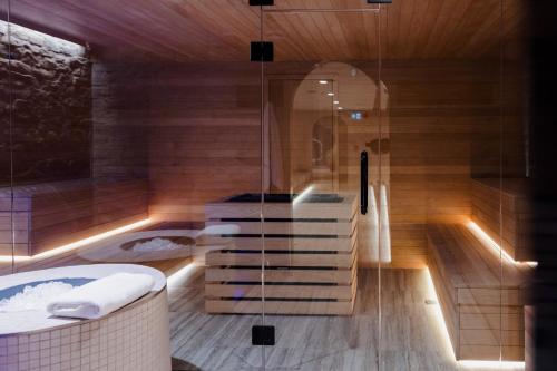 Sauna, hotel & spa Carre Saint-Louis in Plateau Mont Royal