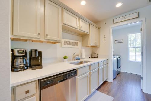 Chic Resort Retreat with Branson Strip Views! - image 13