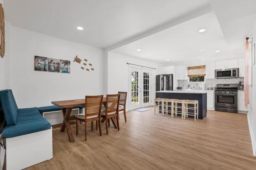 Beach house - 3BR Beach Gem - 30ft to Sand & Walk to Amusement Park in Hazlet (NJ)