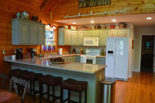 Peaceful Mountain Cabin - Well Stocked - Fire Pit - Flat Driveway - Central Location!