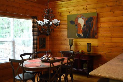 Peaceful Mountain Cabin - Well Stocked - Fire Pit - Flat Driveway - Central Location!