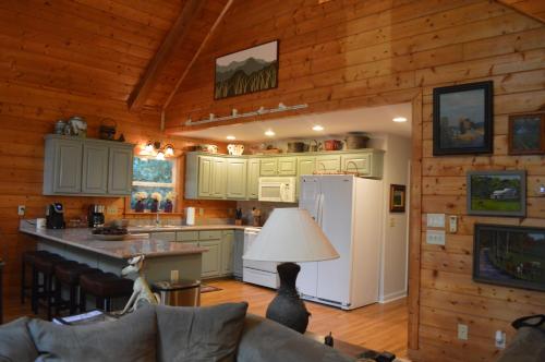 Peaceful Mountain Cabin - Well Stocked - Fire Pit - Flat Driveway - Central Location!