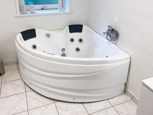 Spa, 6 person holiday home in Hals in Hals