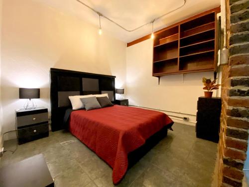 ROOMIES HOSTEL Reforma-El ángel in Mexico City, Mexico