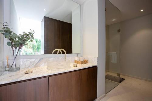 Luxurious Private Beach Getaway