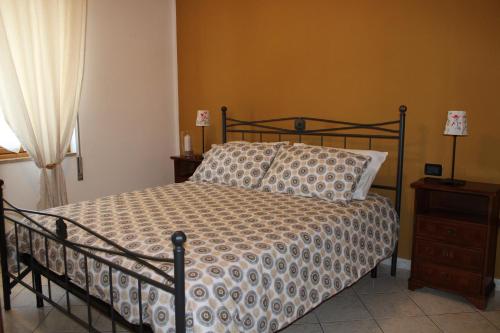 1 queen bed, 1 sofa bed