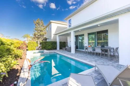Comfy Modern House w Pool Perfect Location photo 2
