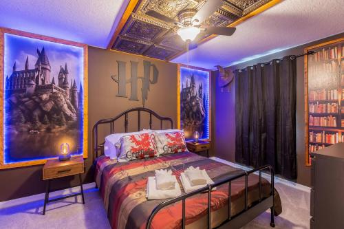 Family Townhome with Themed Rooms in Davenport, USA