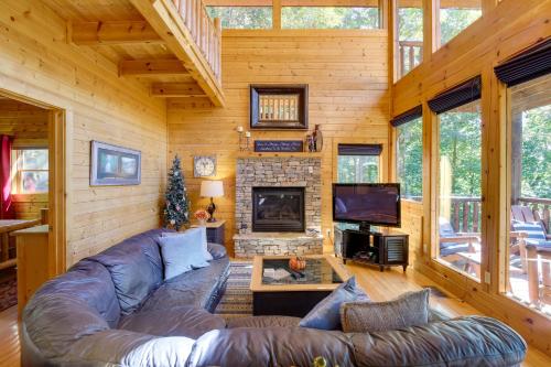 Secluded and Wooded Wears Valley Cabin with Fire Pit! in Sevierville, USA