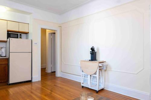 Spacious Oasis - Hoboken California King Bed! in Hoboken, USA