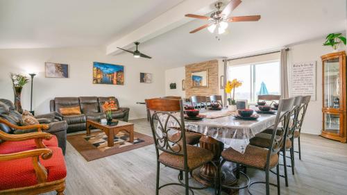 Home Ensuite With Panoramic City View