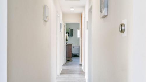 Home Ensuite With Panoramic City View