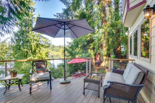 Lakefront Snohomish Cottage with Private Dock!