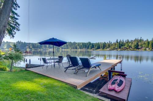 Lakefront Snohomish Cottage with Private Dock!