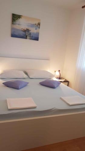 Apartment image 6