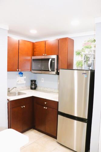 Kitchen, Luxury Studio Suite close to Tampa Airport in Golfwood Estates
