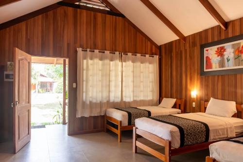 WAKAYA ECOLODGE