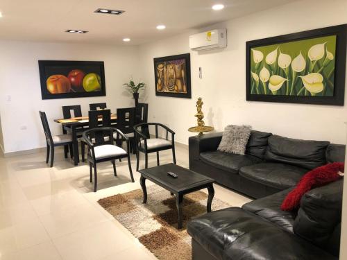 Martinica Hostel in Pie De Popa