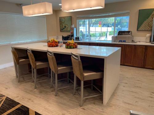 Best Western Town House Lodge - image 3