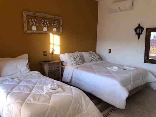 1 queen bed, 1 twin bed