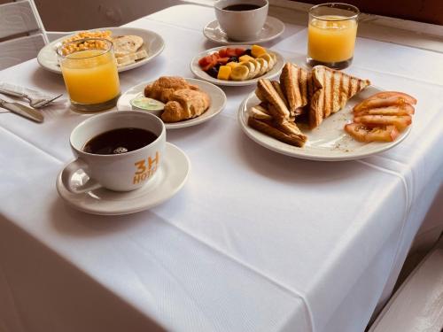 3H HOTEL Av 70