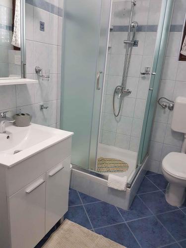 Apartment image 9