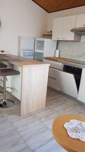 Apartment image 6