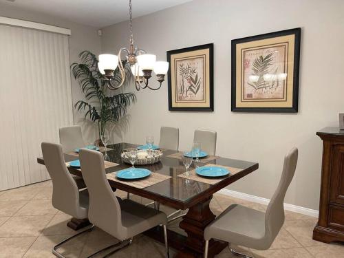 LA Mirage Villa Cheerful Coachella 4 Br House in Indio, USA