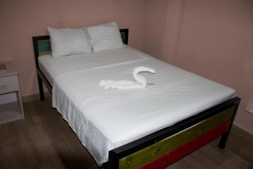 Economy Double Room image 10