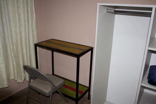 Economy Double Room image 6