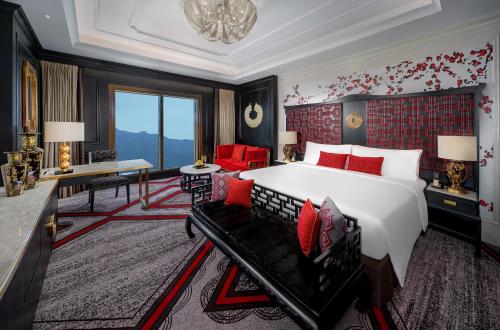 เดอะ คาร์ล ลาเกอร์เฟลด์ (THE KARL LAGERFELD) in โคไท