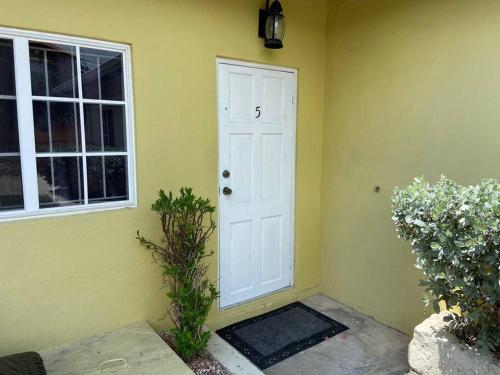 1 BDR Apt #5 at Ramparts Near Sangster Airport, Montego Bay (zdjęcie 6)