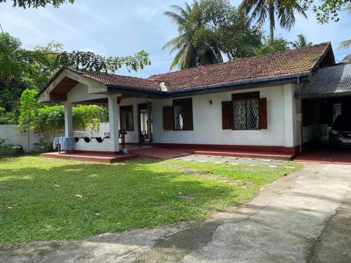 Beautiful villa home & garden close to Galle town