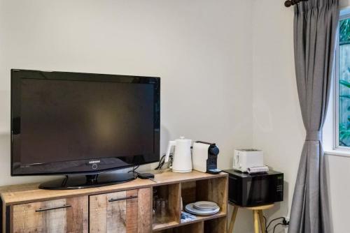 Albany Bolthole with Queen Beds and Kitchenette, Auckland (foto 4)