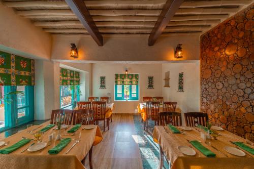 ห้องอาหาร, Tree of Life Birdsong Chalets, Dharamshala in ธรรมศาลา