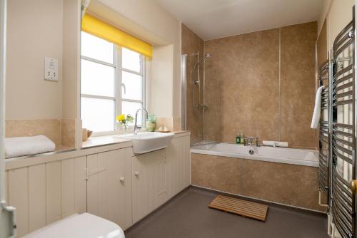 Cossington Park Cottage - image 14
