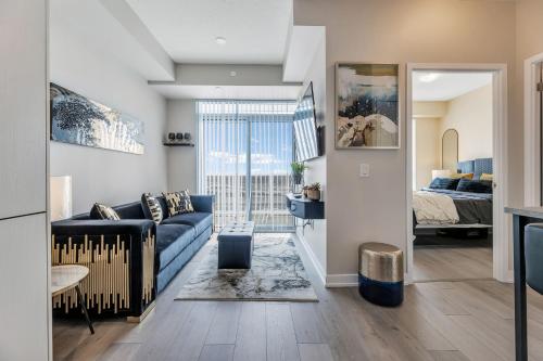 Luxurious Modern and Cozy Condo with U/G Parking - Apartment - Vaughan