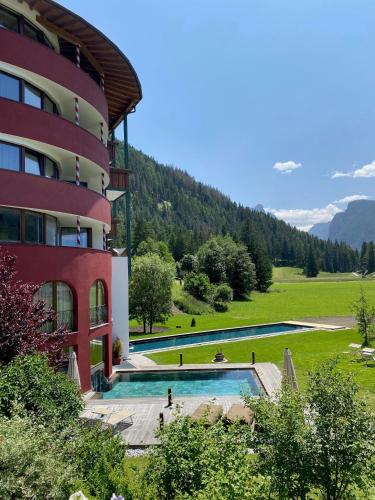 Romantik Hotel Santer Toblach