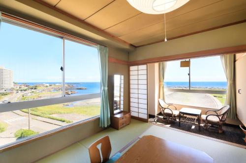 Superior Japanese-Style Room with Front Sea View