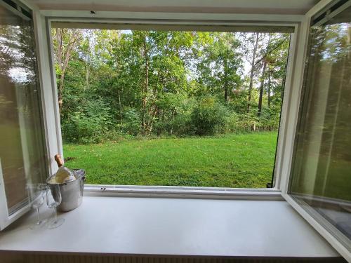 정원, Close to the metro and the beach!!! with a view of the Scandinavian forest in 헤셀뷔 빌라스타드