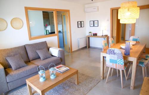 3 bedrooms, 5 beds