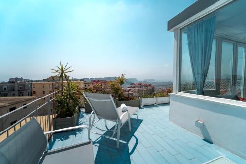 Over The Moon Apartment, Naples