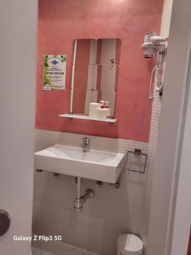 Double Room image 8
