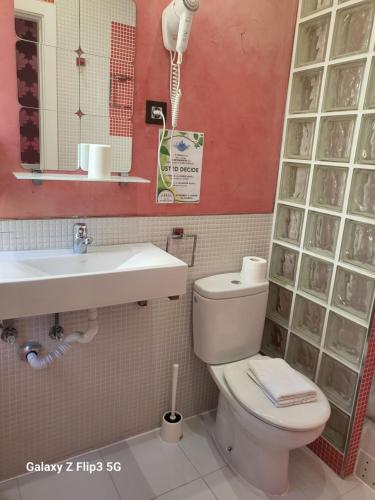 Double Room image 5