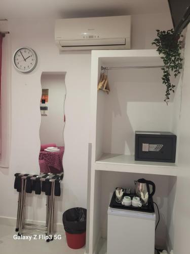 Twin Room image 1