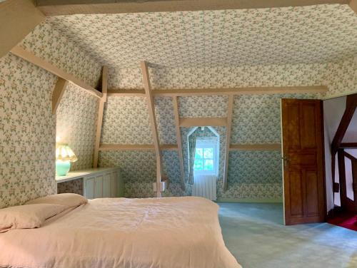 Aile privée au sein d’un haras (Aile privee au sein d’un haras) in Cambremer